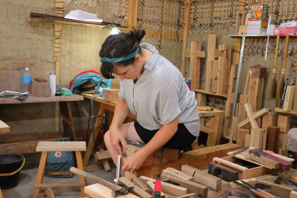 Learn from Experienced Woodworkers