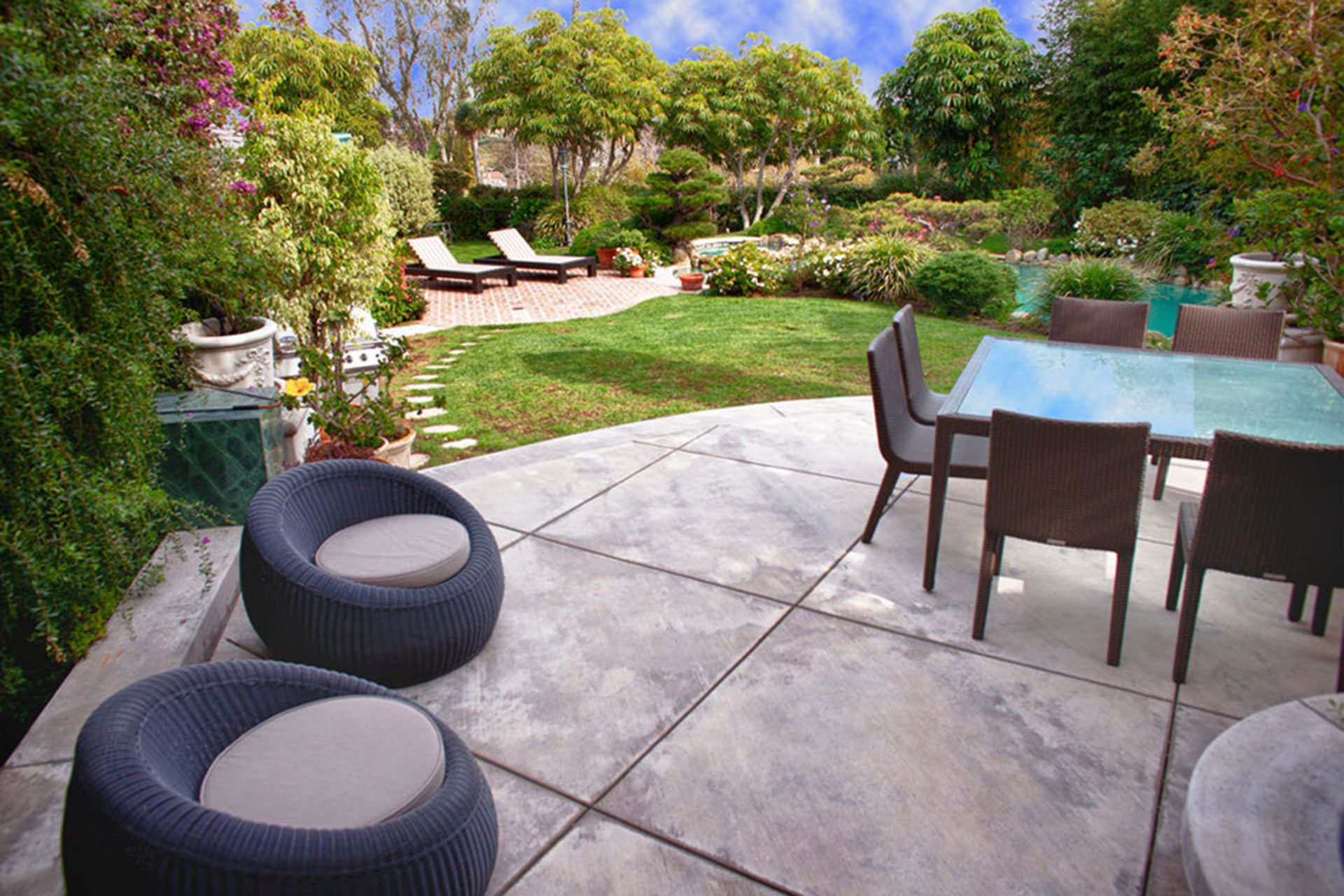 Why Concrete is the Ultimate Choice to Transform Your Outdoor Space 