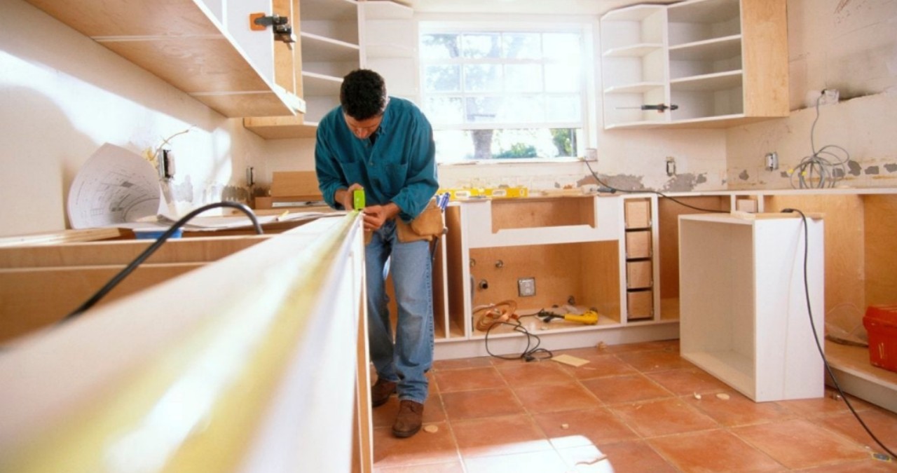 Reasons to Hire Professional Kitchen Renovation Services: Why DIY Falls Short